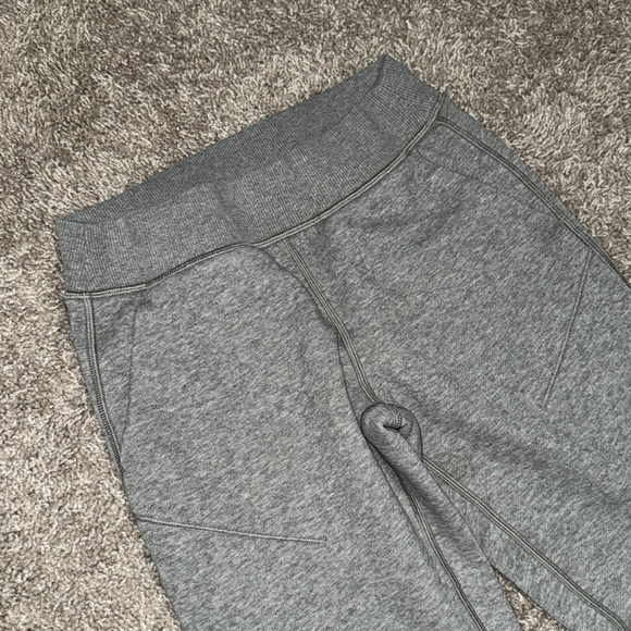 •Lvivva (lululemon kids) sweatpants•​ - Picture 2 of 4